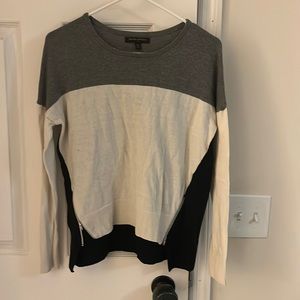 Color block banana republic sweater with zipper details!